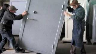 How to move a LARGE or VERY HEAVY safe off a pallet By Sturdy Gun Safes [upl. by Daughtry390]