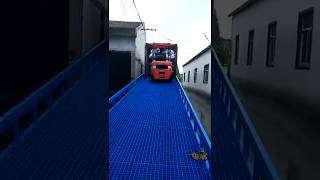 Container loading and unloading ramps by forklift [upl. by Grissom85]