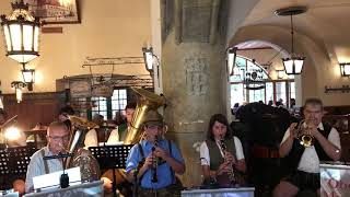 Bayrische Blasmusik Die Oberlinger Musikanten im Hofbräuhaus München August 2019 [upl. by Nomaid]