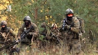 EGBKräfte der Fallschirmjäger üben für den Einsatz  Bundeswehr [upl. by Ardnasyl]